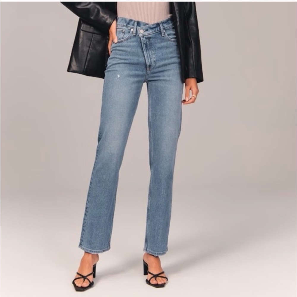 Abercrombie the 90s straight ultra high rise cross waist